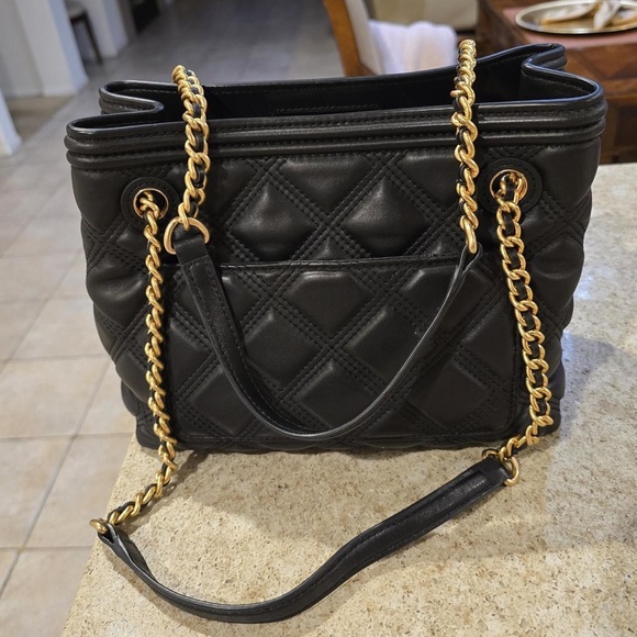 Tory Burch Black Quilted Shoulder Bag with Gold Chain - Picture 2 of 4